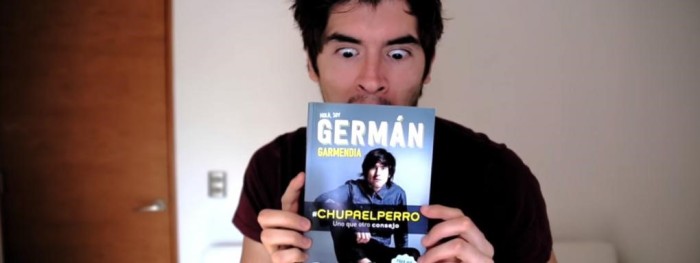 2 German con su libro
